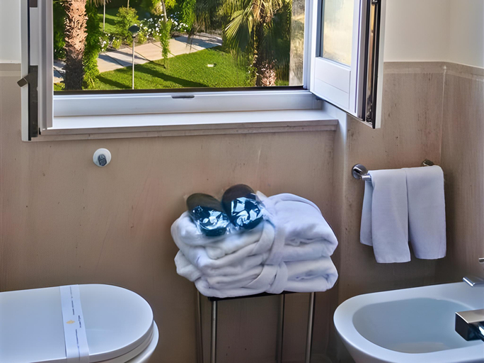 Bathroom 4, Esplanade Boutique Hotel, Salerno