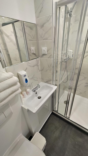 Bathroom 6