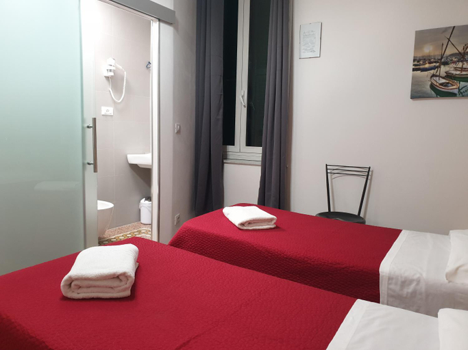 Bedroom 3, Nautilus Hotel, La Spezia