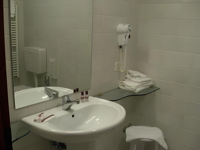 Bathroom 4, Ca Tessera Park Resort, Venezia