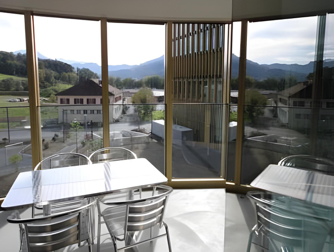 Food & Drinks 5, Hitrental Allmend Comfort Apartments, Luzern
