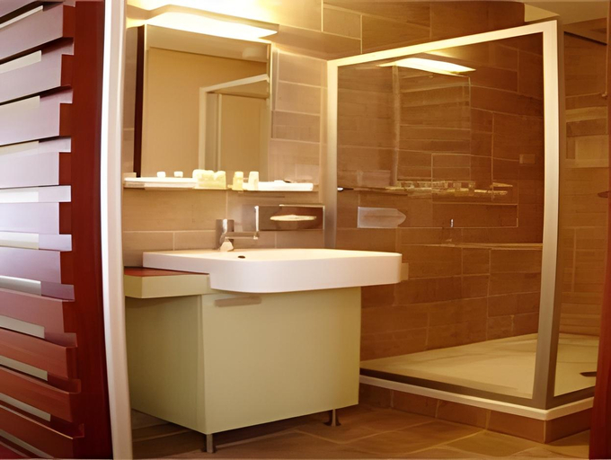 Bathroom 4, BEIGLI Hotel & Garden, Bratislava I