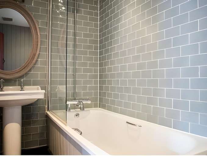 Bathroom 3, The White Hart Ford, Wiltshire