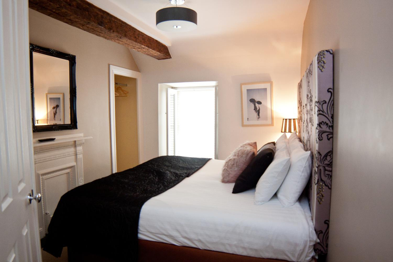 Bathroom 3, 7 Boutique Hotel