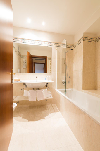 Bathroom 3, Hotel Eden, Trento