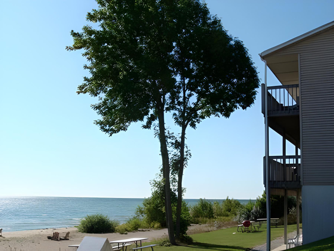 Others 5, Algoma Beach Motel, Lake Michigan
