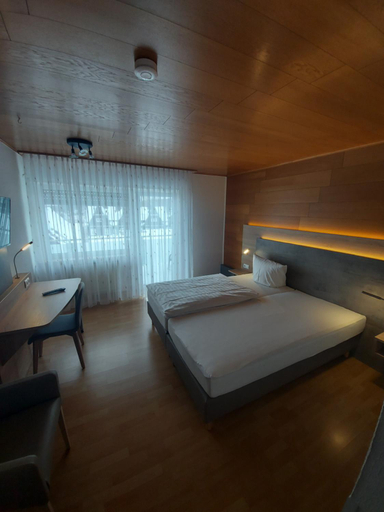 Bedroom 18