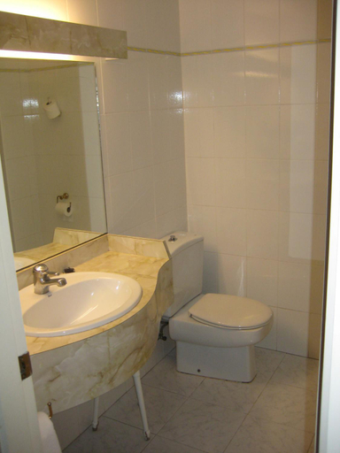 Bathroom 2, Gurutzeberri, Guipúzcoa