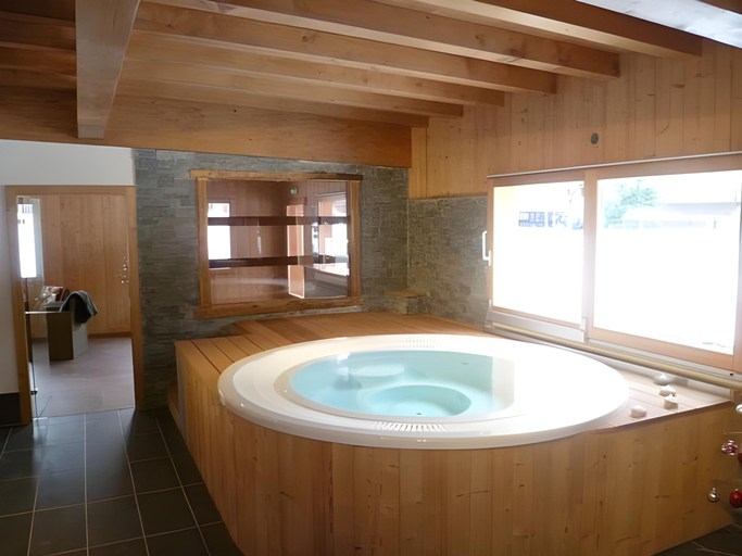 Others 4, Residence La Cour, Haute-Savoie
