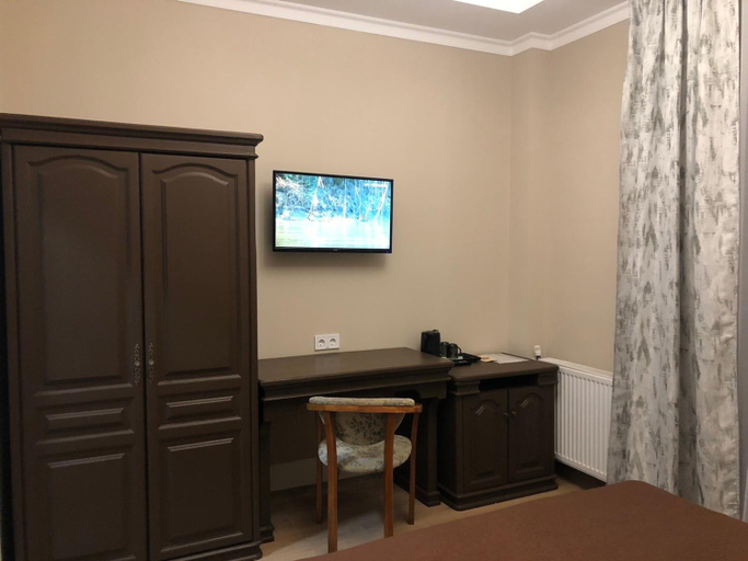 Bedroom 2, Atlant Hotel, Uzhhorods'ka