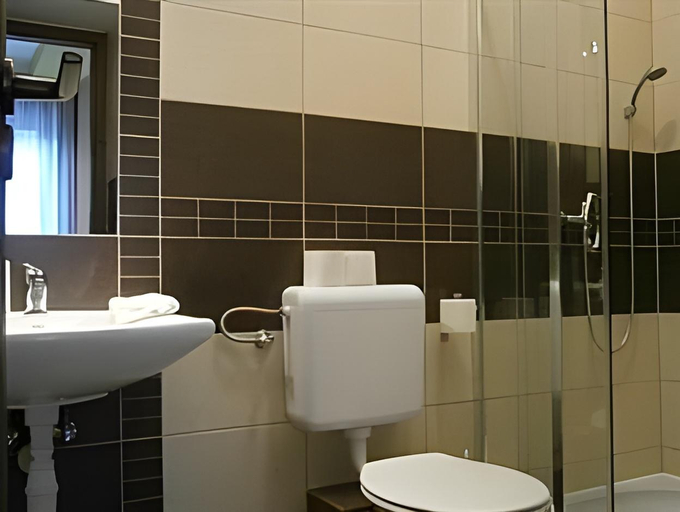 Bathroom 4, Ven Diofa De Lux Panzio, Szeged