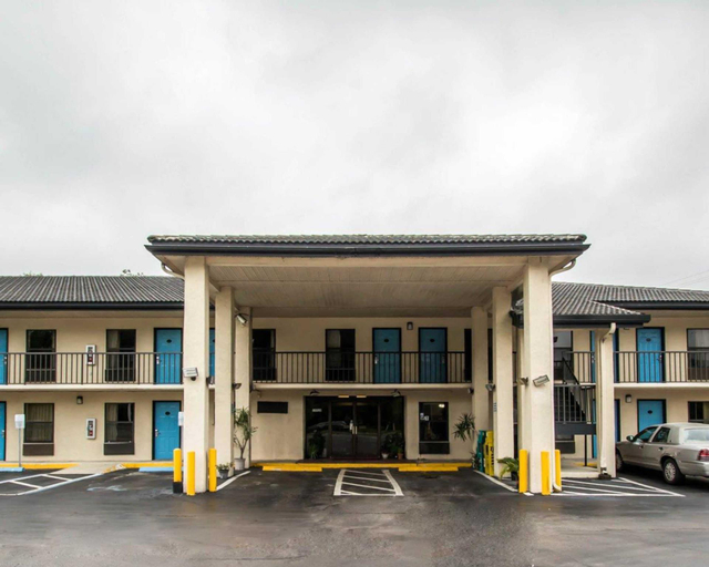 Exterior & Views 1, Clarion Pointe Alachua - Gainesville Area, Alachua
