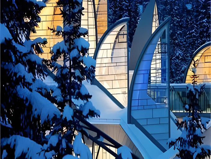 Exterior & Views