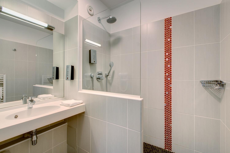 Bathroom 2, Les Ormes Domaine et Resort, Ille-et-Vilaine