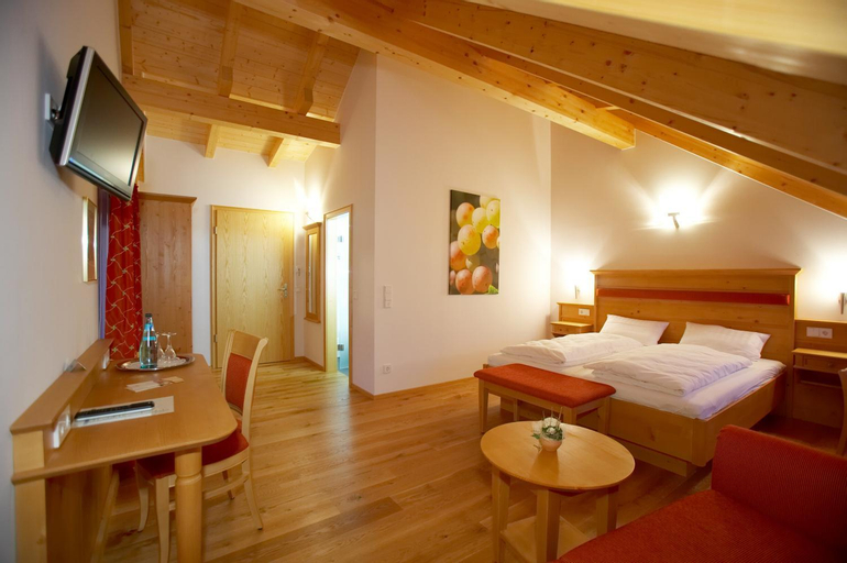Bedroom 2, Dohlmuhle Hotel & Weingut, Alzey-Worms