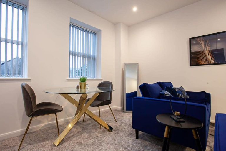 Others 4, Lovely Open Plan 1 Bedroom Apartment in Bolton, Bolton