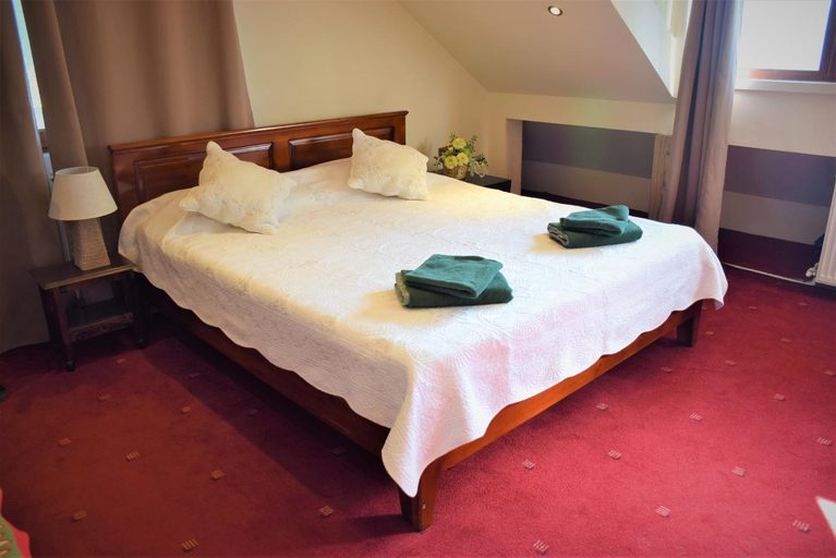 Others 5, Cabana Soveja, Dragosloveni
