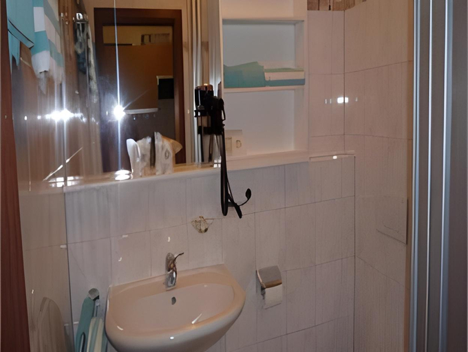 Bathroom 4, Sonnleiten-Rupert, Passau