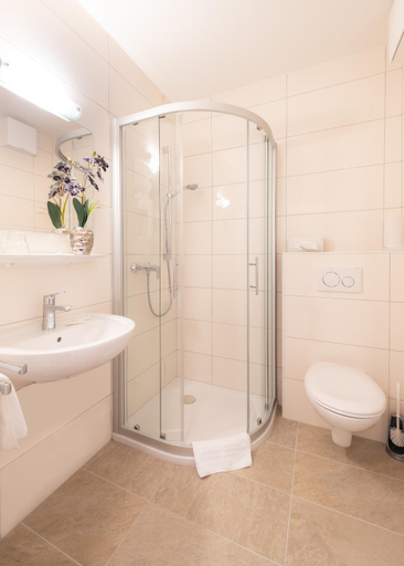 Bathroom 3, Strandhotel Orchidee, Völkermarkt