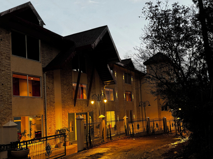 Exterior & Views 1, Astra Resort and Caffe Kasauli, Solan