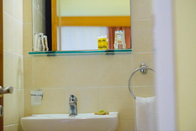 Bathroom 4, Hotel Cityzen, Peloponnese