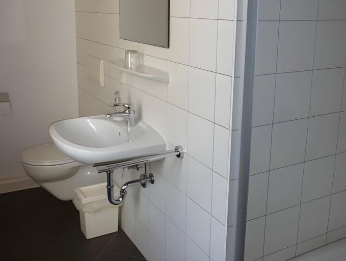 Bathroom 3, Dorfschanke DEGGENDORF Hotel & Apartmenthaus, Deggendorf