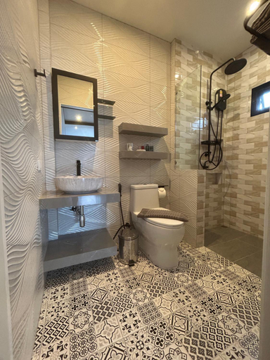 Bathroom 2, BAAN FRAN SIM DA, Phuket Island