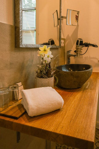 Bathroom 15