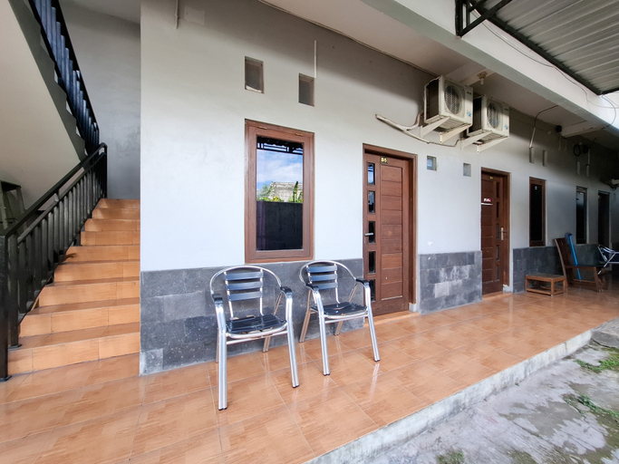 Others 5, RedDoorz near Jalan Slamet Riyadi Solo, Solo