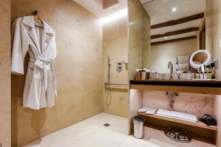 Bedroom 5, Auberge Saint Walfrid, Moselle