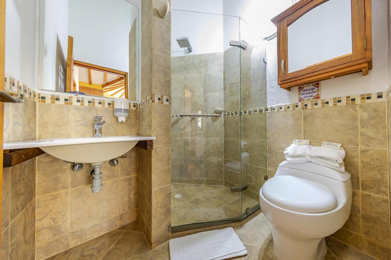 Bathroom 3, Ayenda Llanogrande Inn, Rionegro