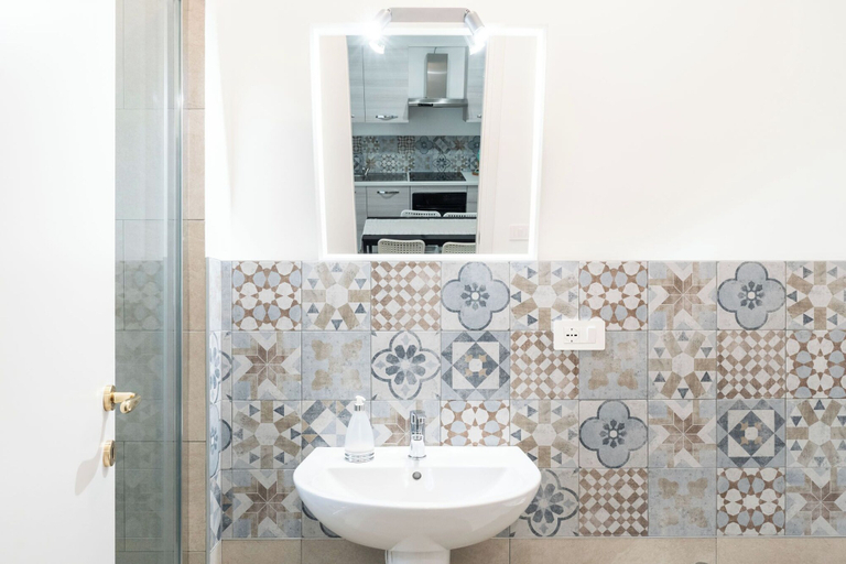 Bathroom 3, Bari Station Classic Apartment by Wonderful Italy, Bari