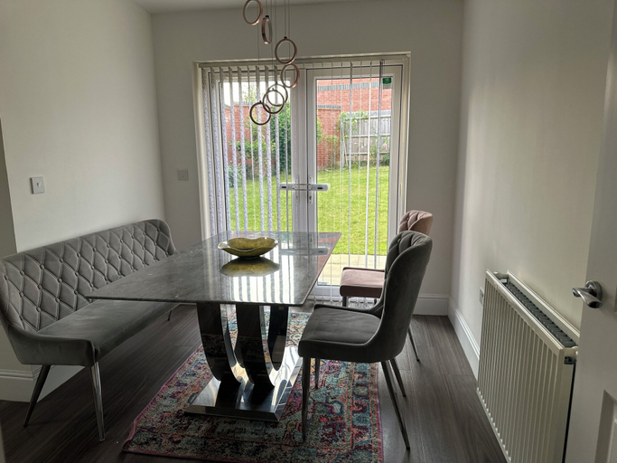 Others 5, The Comfortable Crew & Family Home, Hampshire