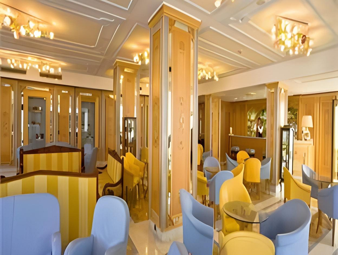 Public Area 4, Grand Hotel Flora, Napoli