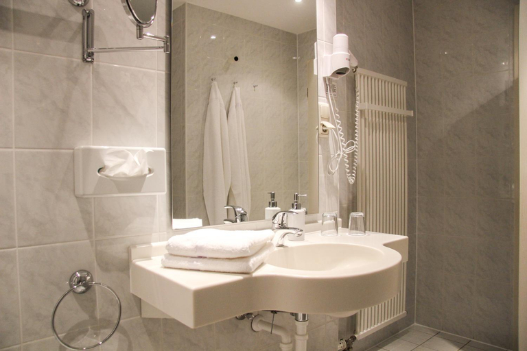 Bathroom 5