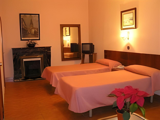 Bedroom 3, Hostal Aguilar, Madrid