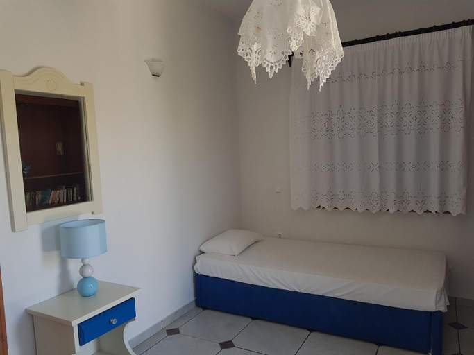 Bedroom 2, Ragoussis House, South Aegean