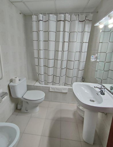 Bathroom 4, Hotel Cogullada, Zaragoza