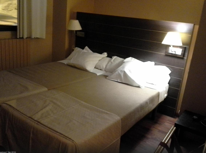 Bedroom 2, Reial Pirineus Hotel, Pyrénées-Orientales