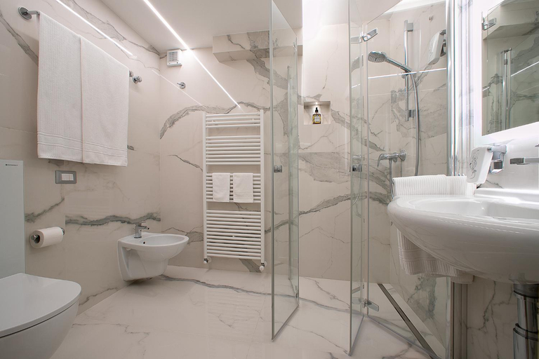 Bathroom 4, Hotel Daniele, Udine