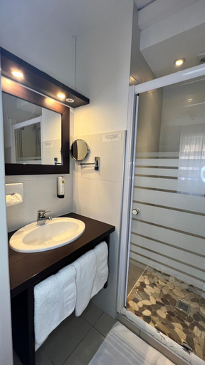 Bathroom 4, Logis Hotel Restaurant Azalees, Ardèche