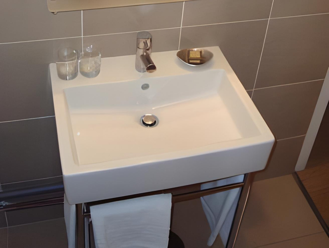 Bathroom 4, Hôtel de Mirmande, Drôme