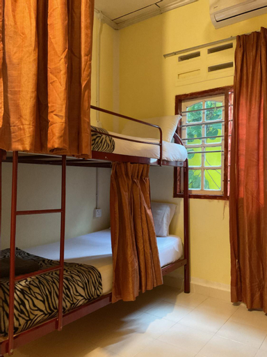 Bedroom 16