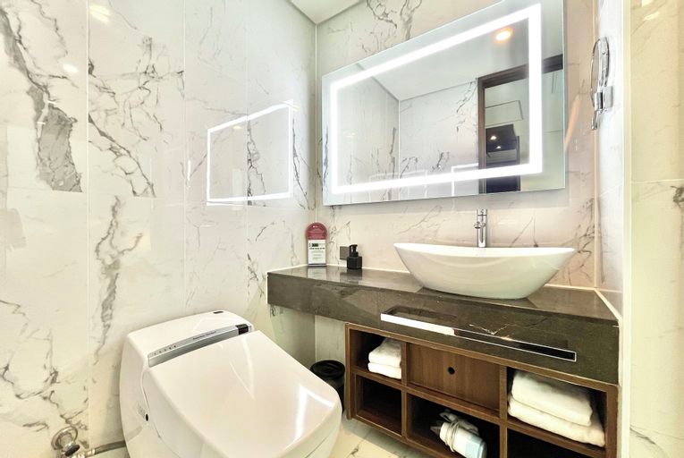 Bathroom 12