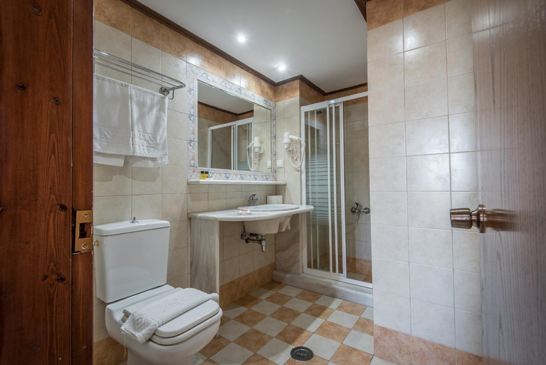 Bathroom 3, Marianna's Home Accommodation, Central Greece