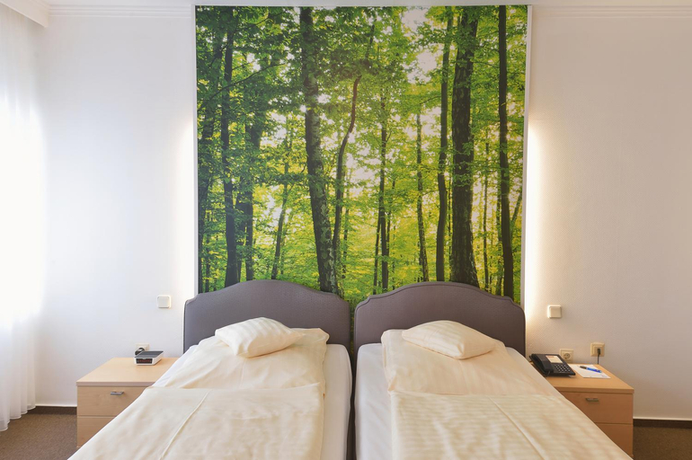 Bedroom 4, Hotel Bertram, Heidekreis