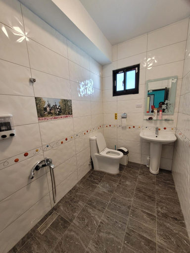 Bathroom 2, Country Lane, Taitung