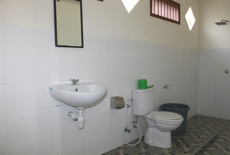 Bedroom 3, Wild Paradise Guest House & Jungle Trekking Booking With Us, Langkat