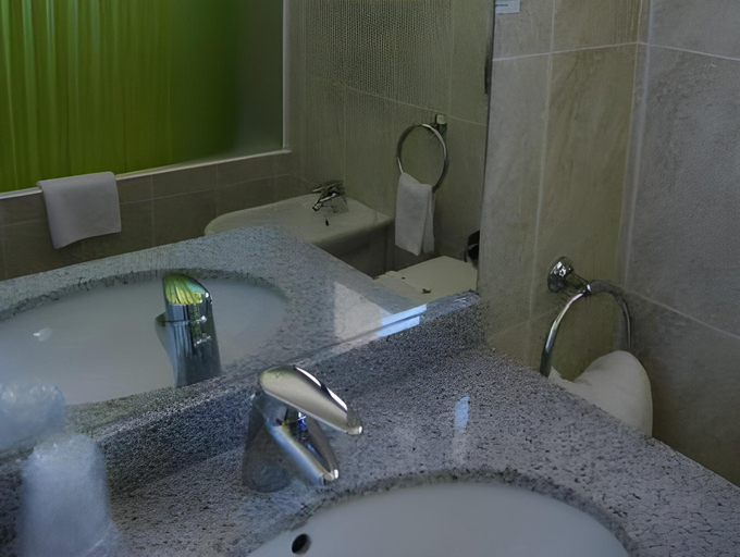Bathroom 3, Hotel Magallon, Zaragoza