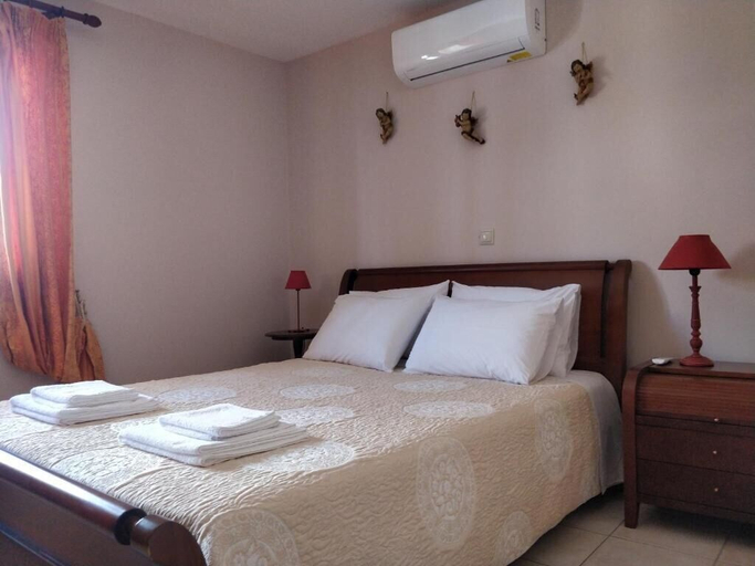 Bedroom 3, Sior Dionysios Apartments, Ionian Islands
